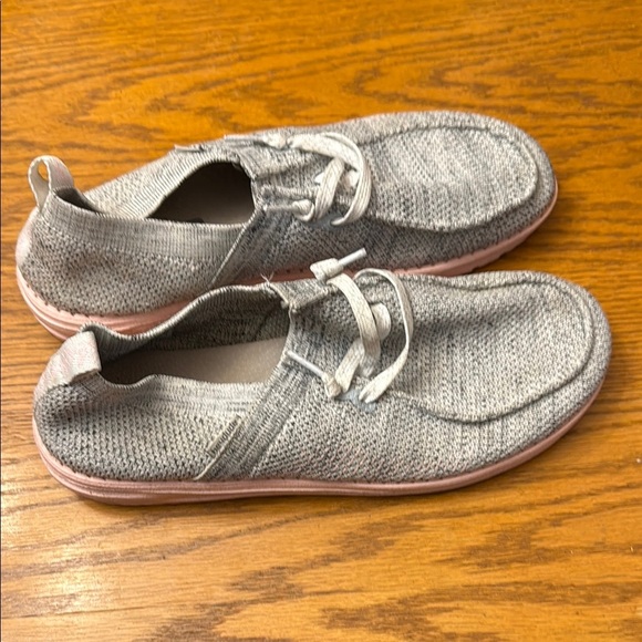 Hey Dude shoes - Picture 2 of 4